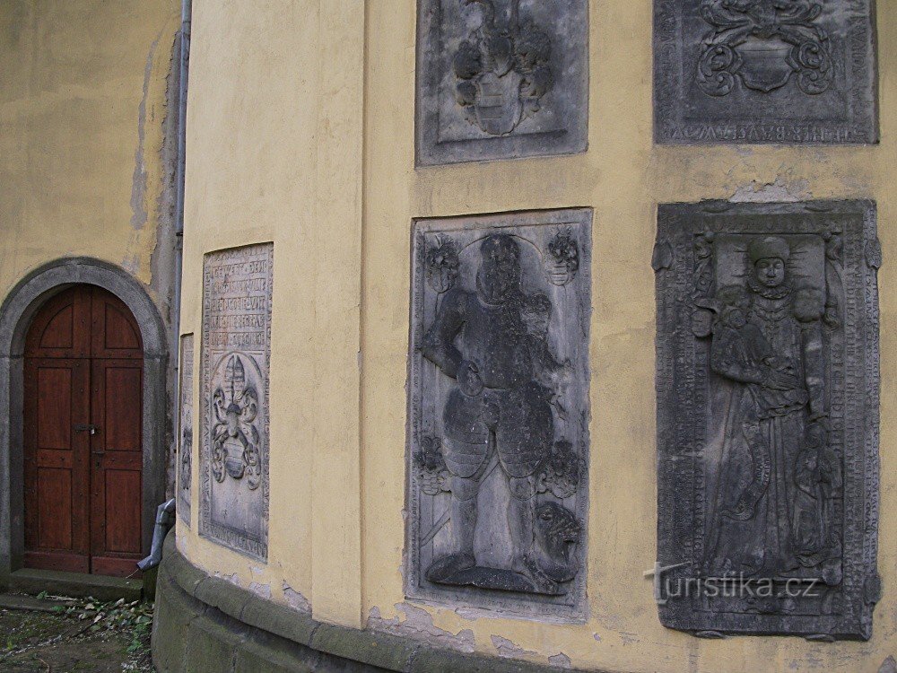 Figürliche Renaissance-Grabsteine ​​von 1606 - 1619
