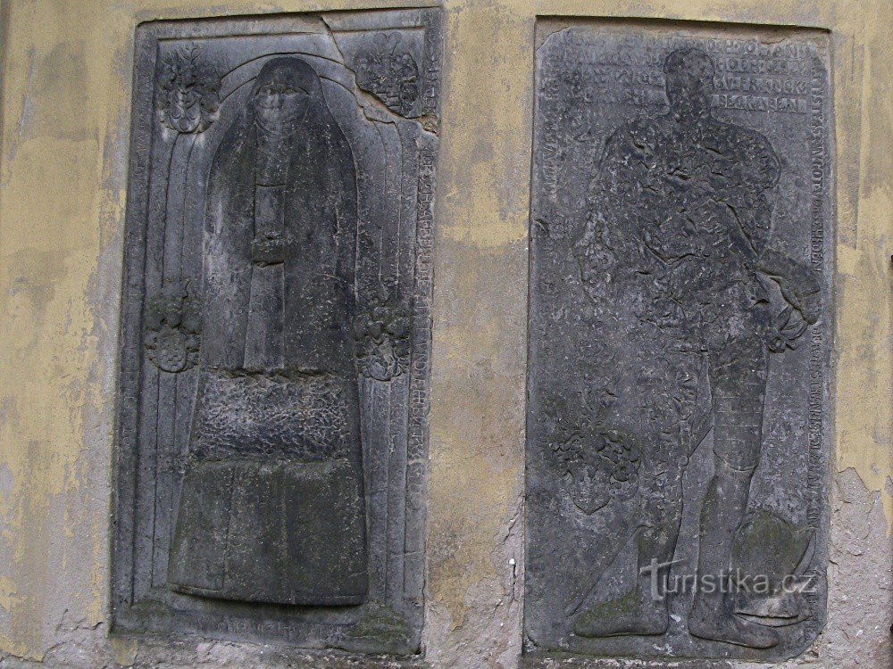 Фігурні ренесансні надгробки 1606-1619 рр