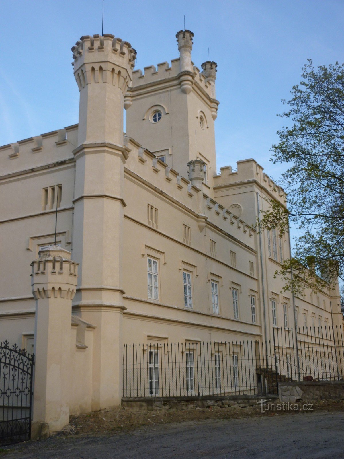 Φιλίποφ - κάστρο