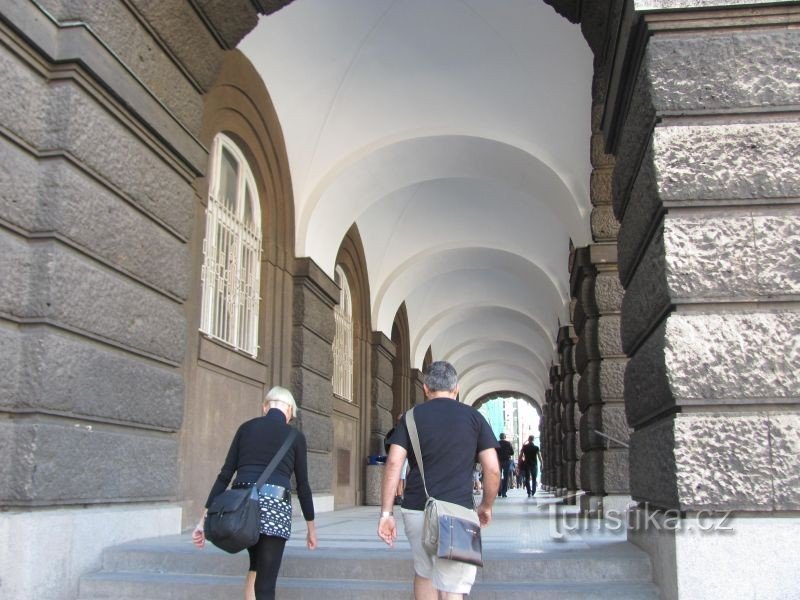 Faculté des arts, bâtiment principal