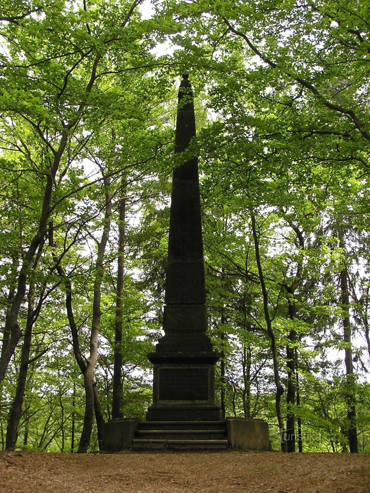 Findlaterův obelisk - 24.5.2004