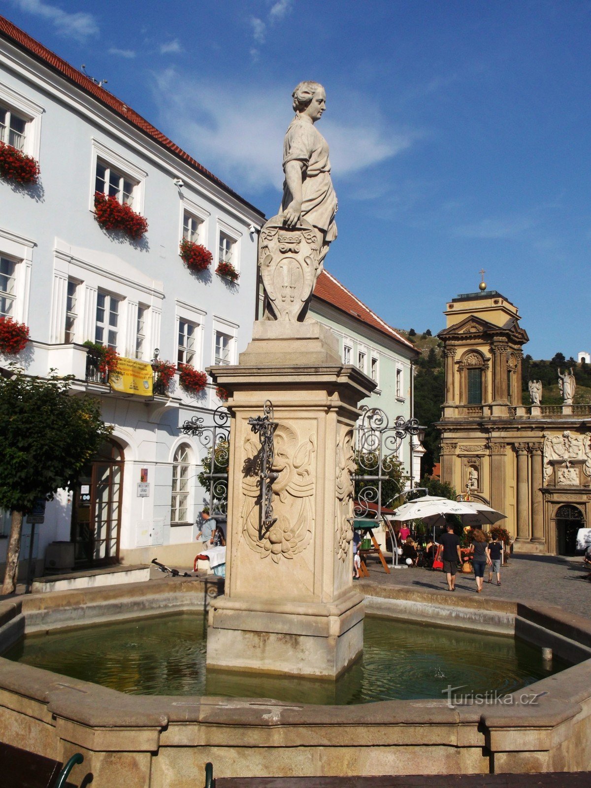 Brunnen