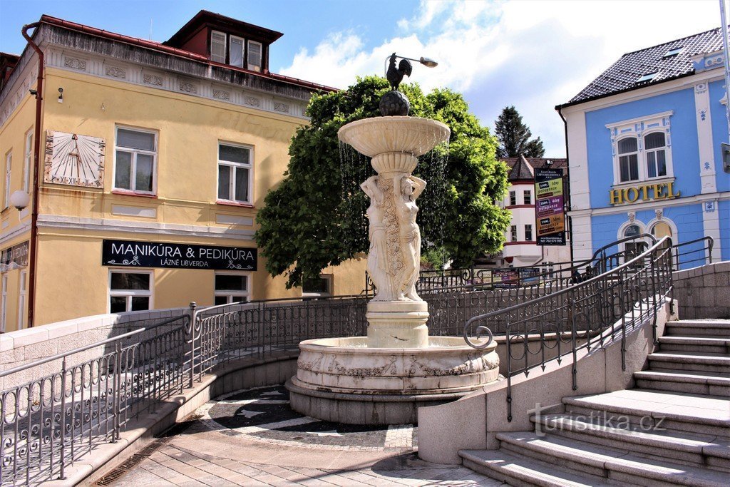 Fountain on the colonnade