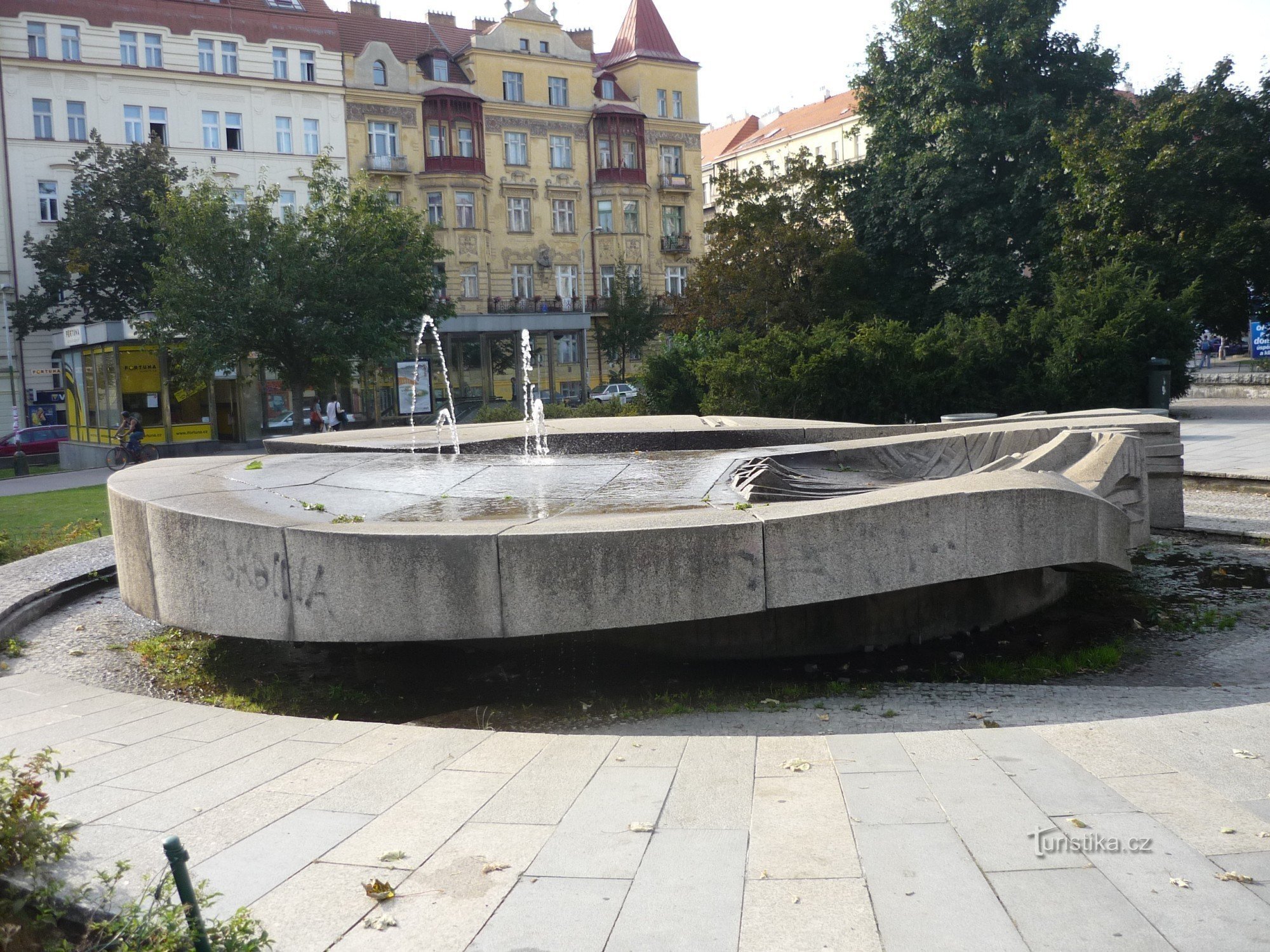 Fontaine sur Nám. J. de Poděbrady