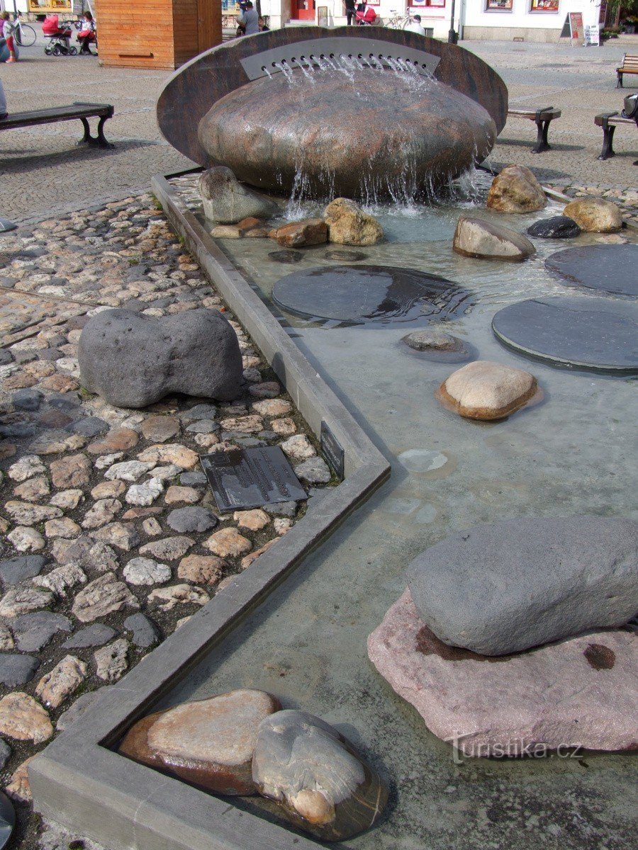 Fontana na Náměstí Miru