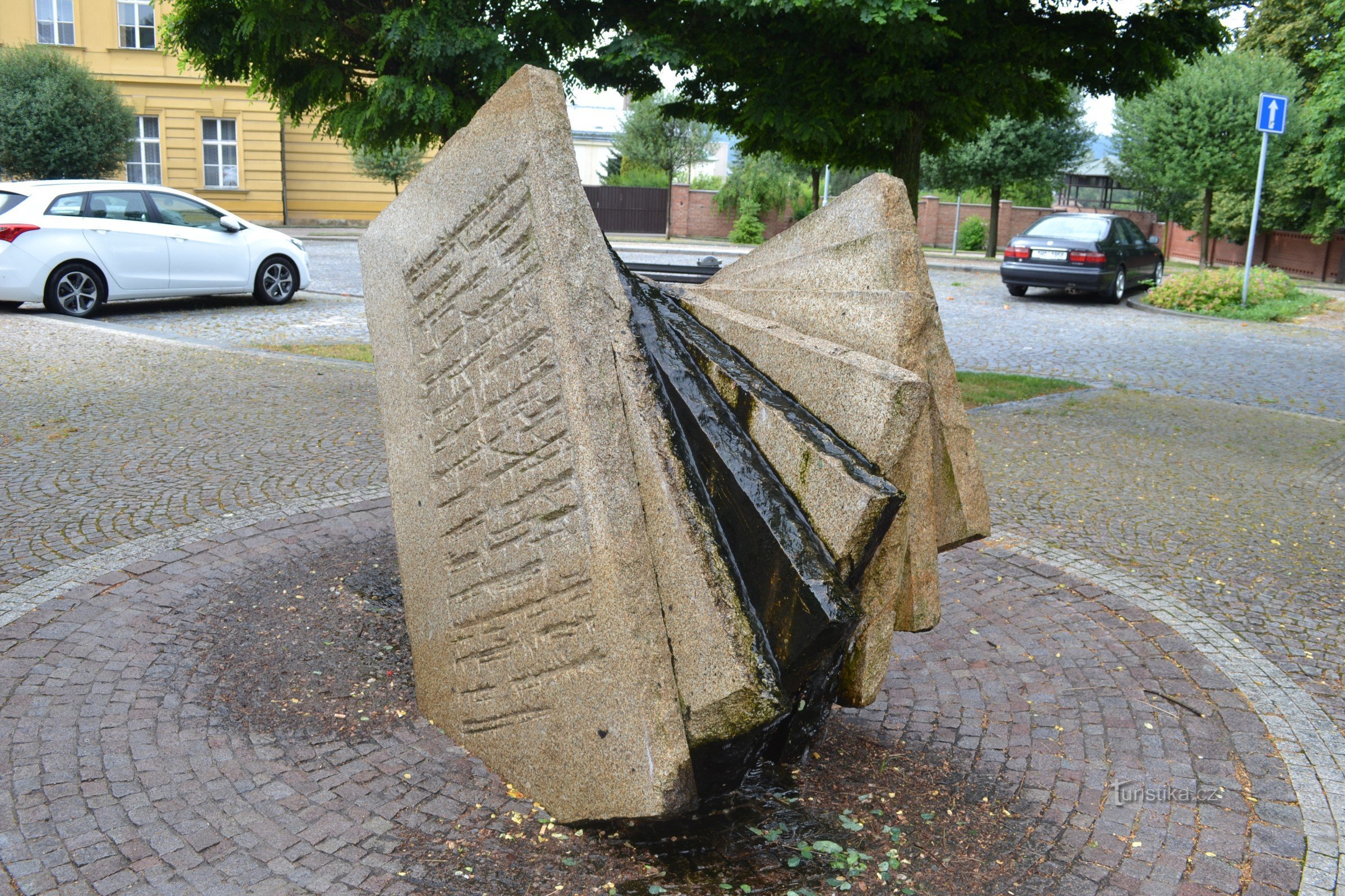 fontän på Václav Hanka-torget