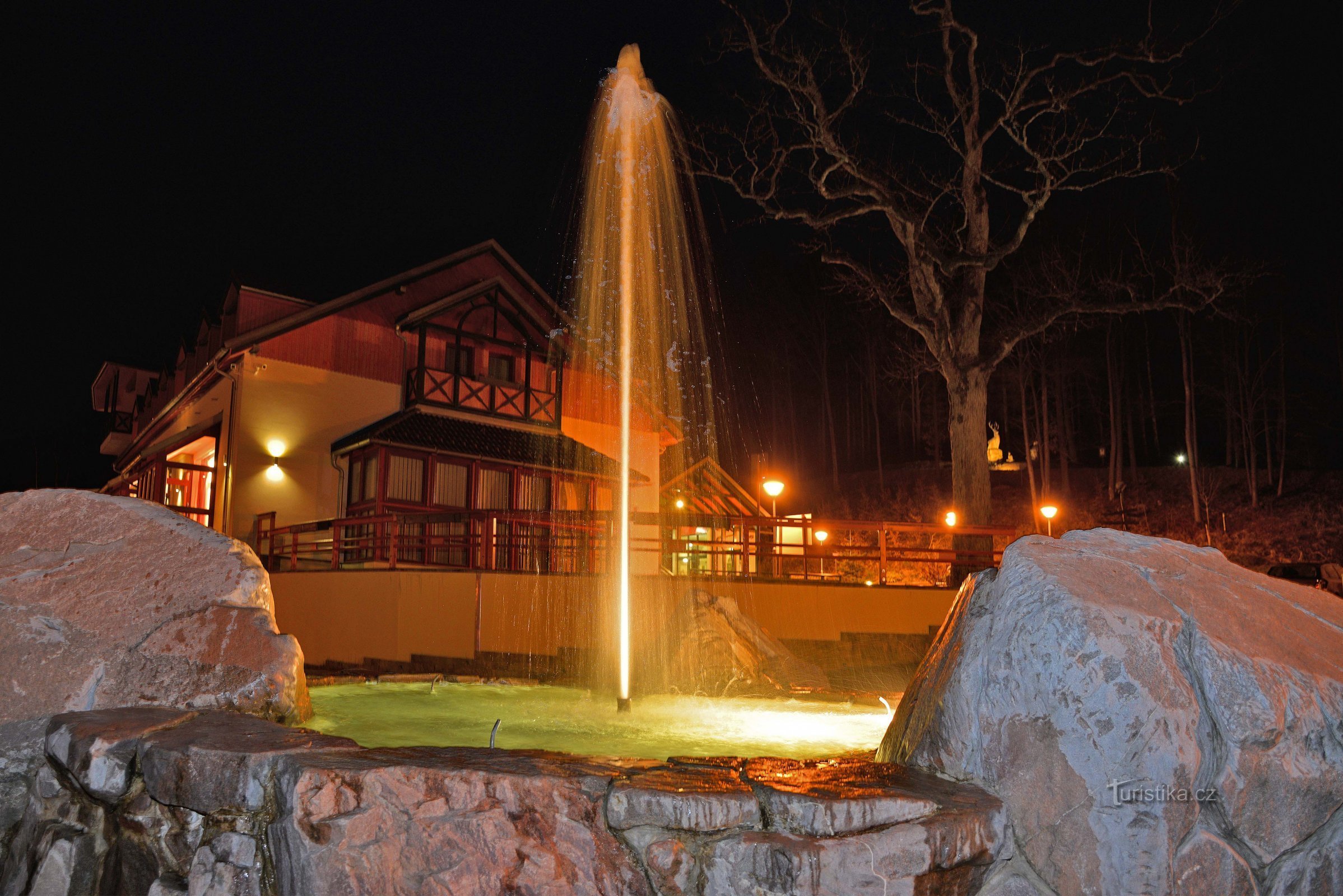 Fontein in het resort Studánka