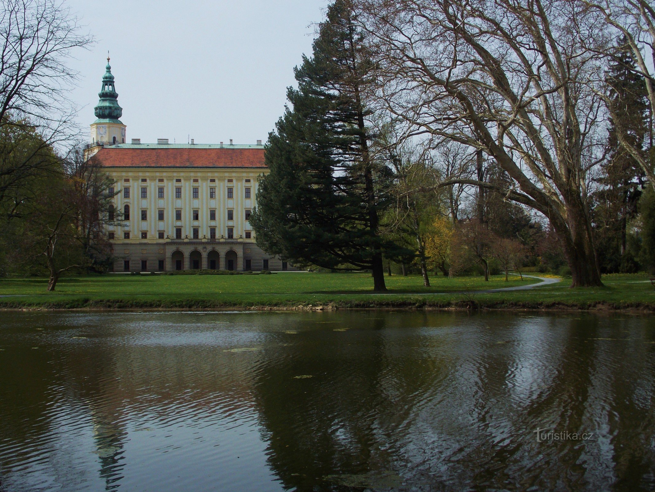 Szökőkutak a Kroměříž-i Podzámecká-kertben