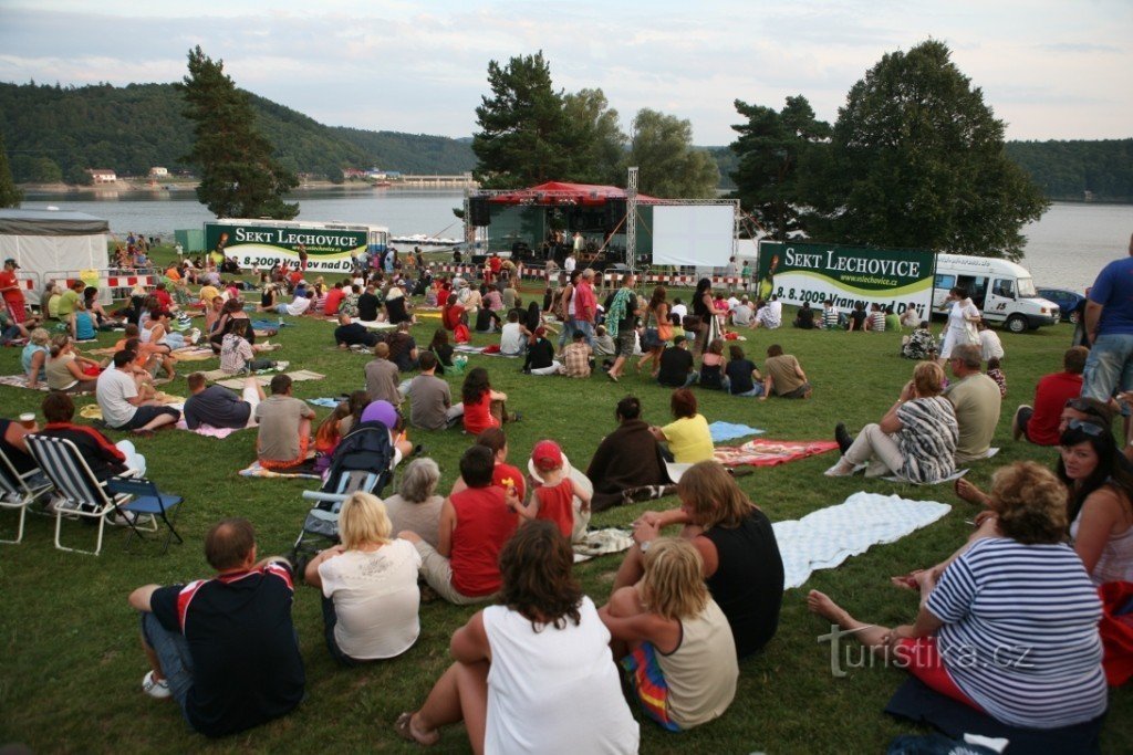 Foto: Galavečer sektu Lechovice; archiv Vinařských sklepů Lechovice