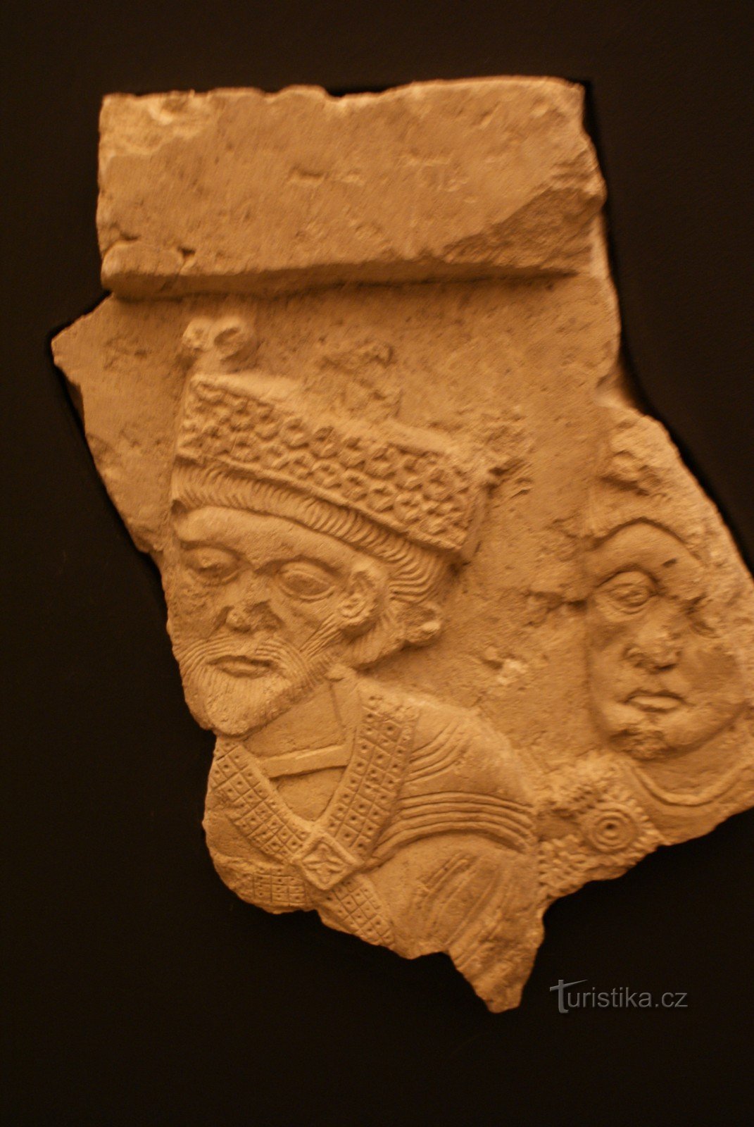 fragmento del relieve de la Adoración de los Reyes Magos
