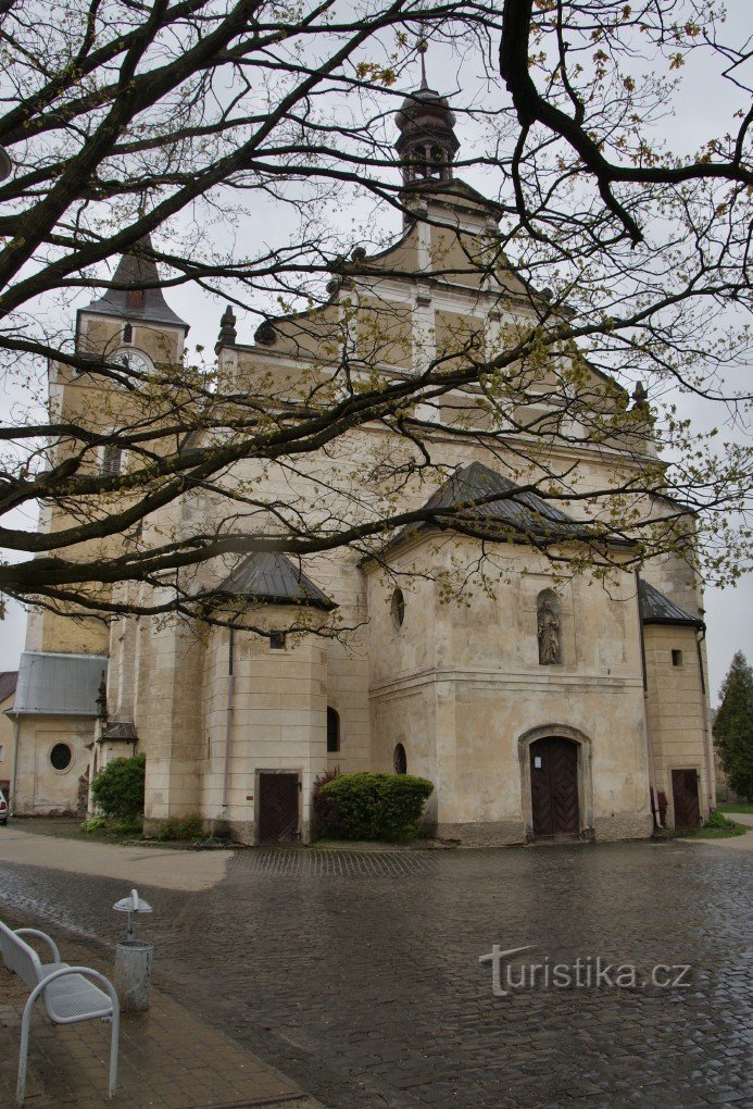 Église Frýdlant de la découverte de St. Crise