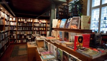 Globe - Boghandel og Café