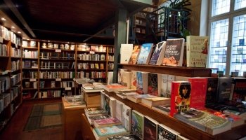 Globe - Librería y Café