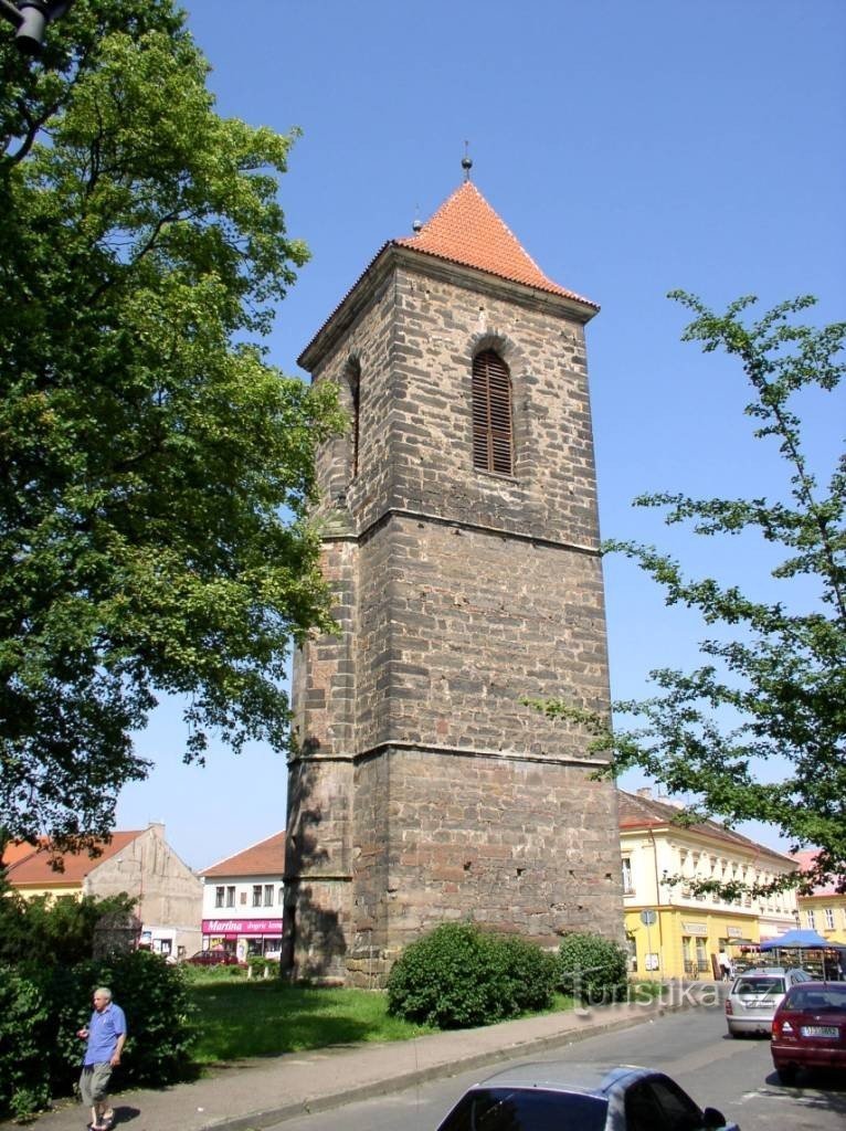 gotická zvonice v Českém Brodě
