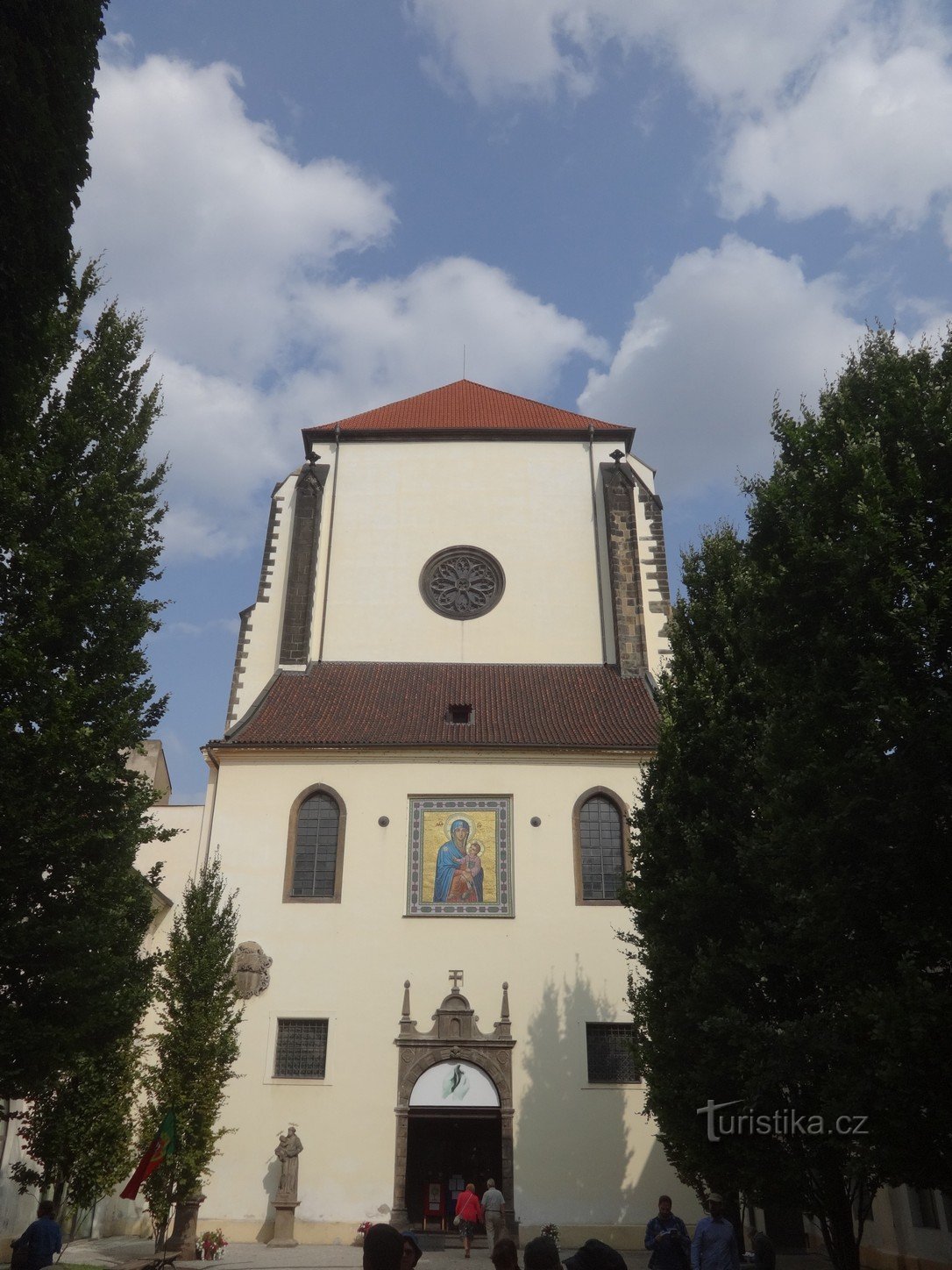 Gothic Cathedral of Our Lady of the Snows - den højeste kirke med det højeste alter i Prag