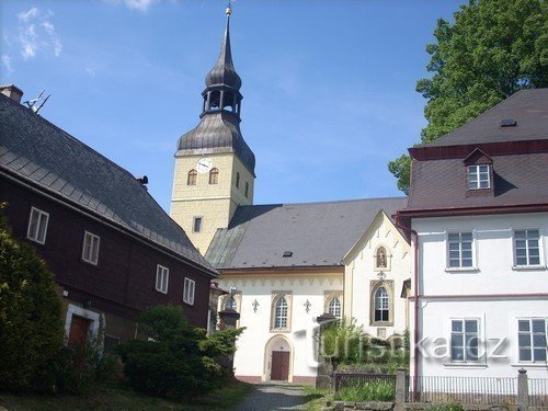 Gótikus Szent György templom Chřibská-ban