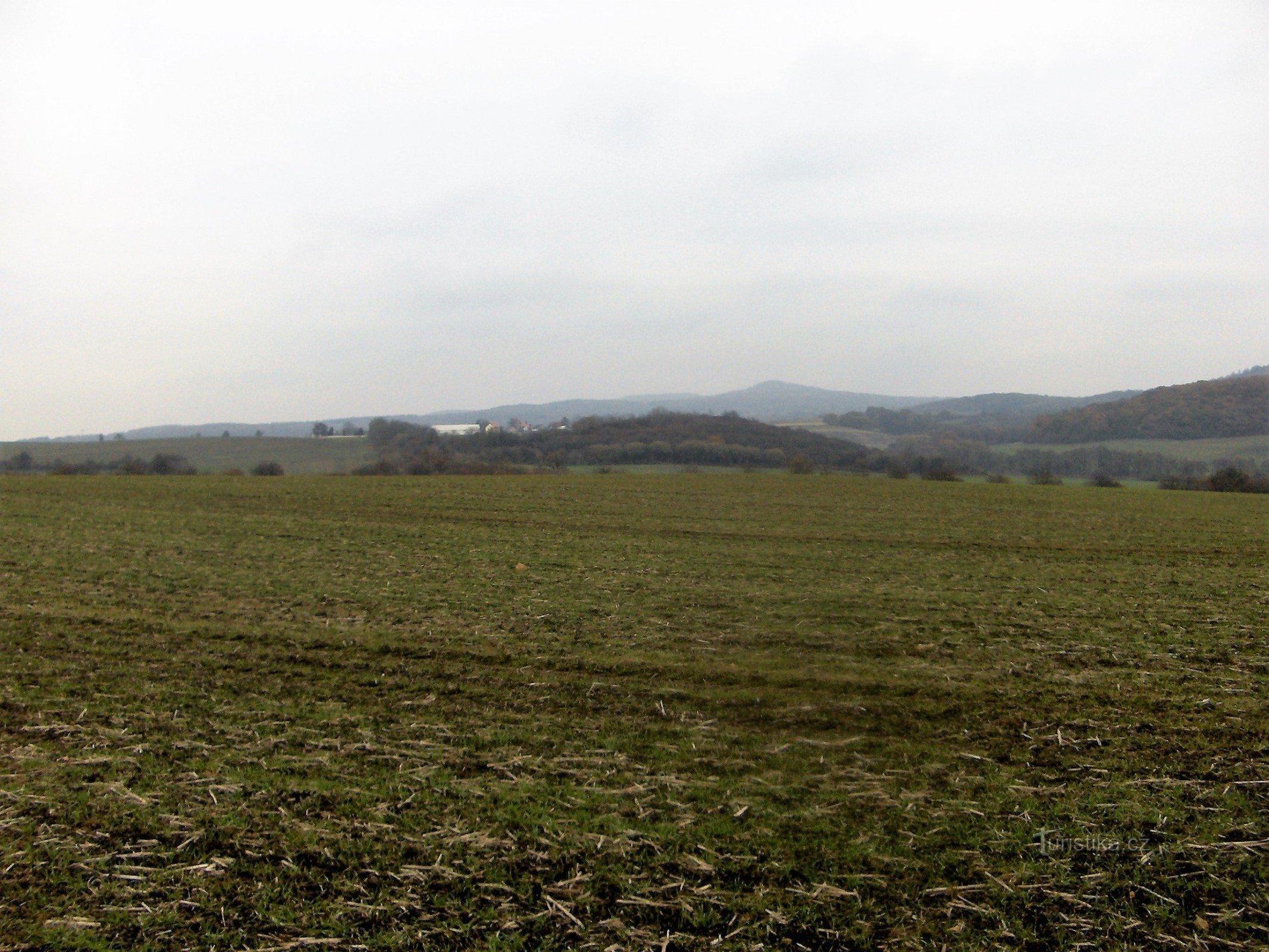 Granátový vrch, Ostrý vrch 719 m im Hintergrund