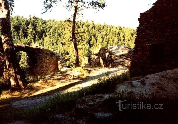 Gutštejn: castle palace