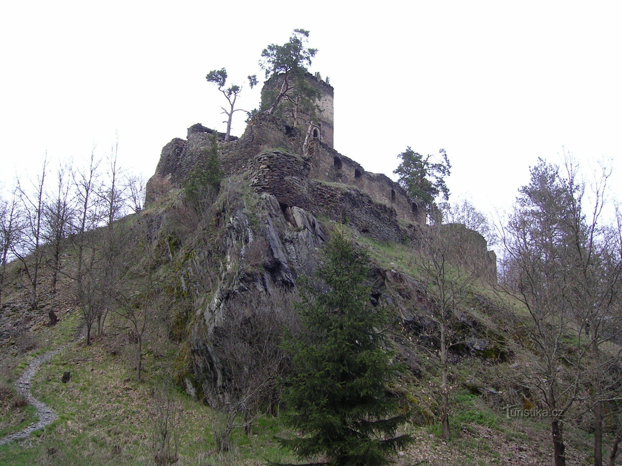 Gutštejn from the stream