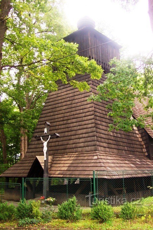 Guty, église catholique en bois