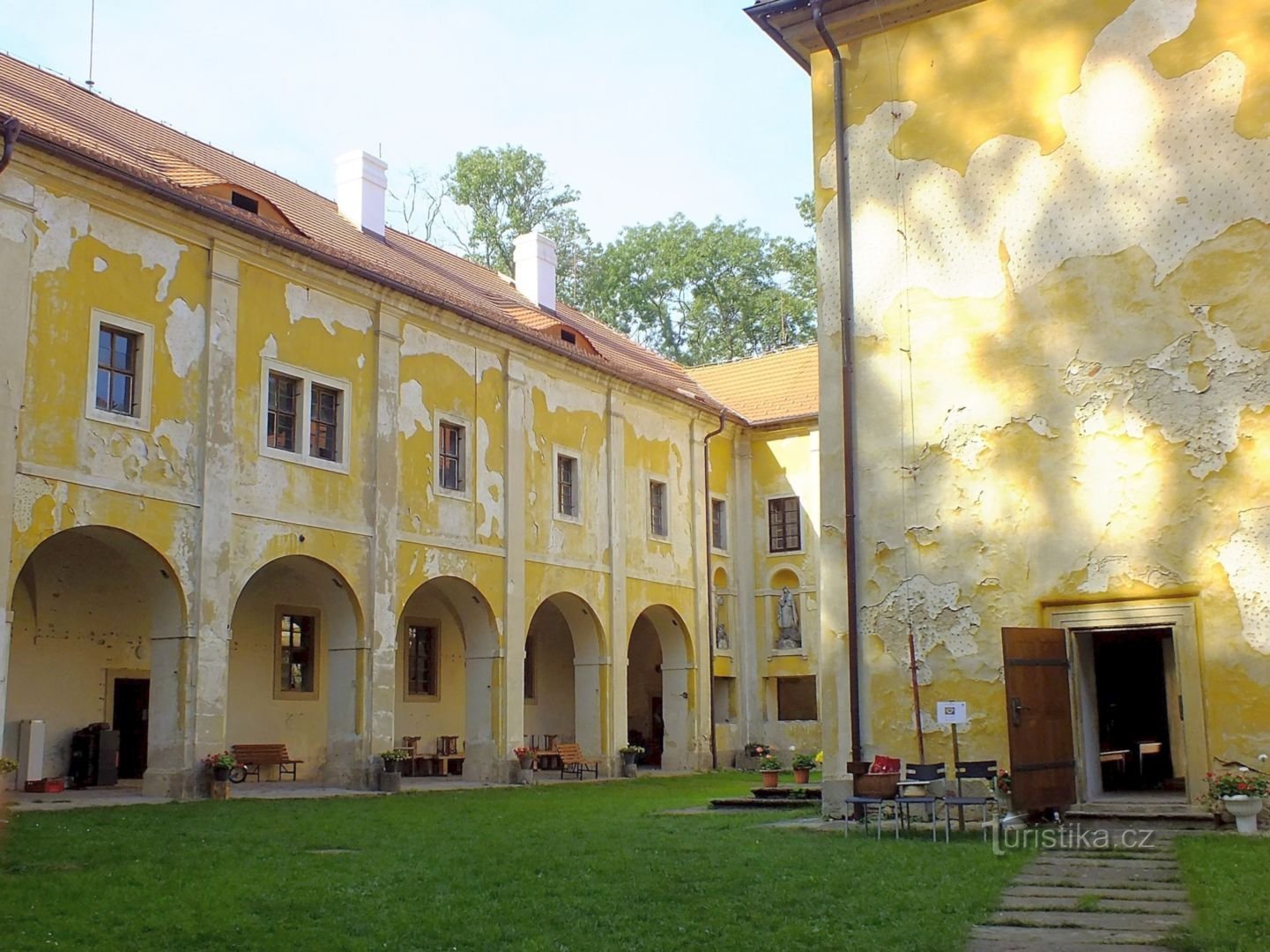 Hájek, entrance to Loreta