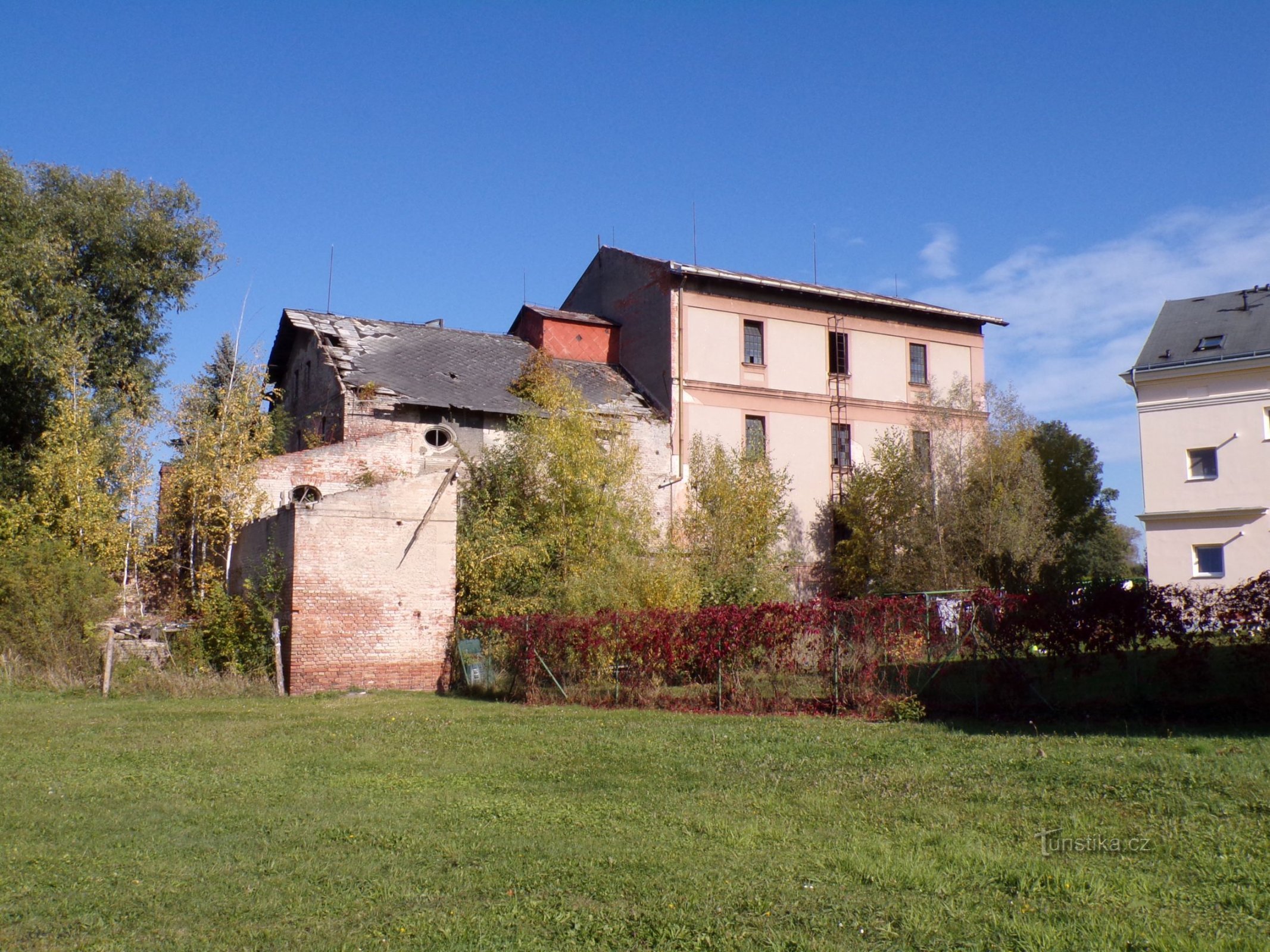 Hajnišův, antigua fábrica de Dotřelův (Třebechovice pod Orebem, 10.10.2021/XNUMX/XNUMX)