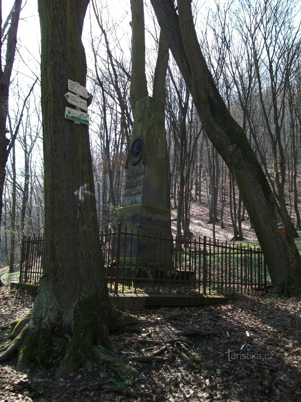 Pomnik Hálka