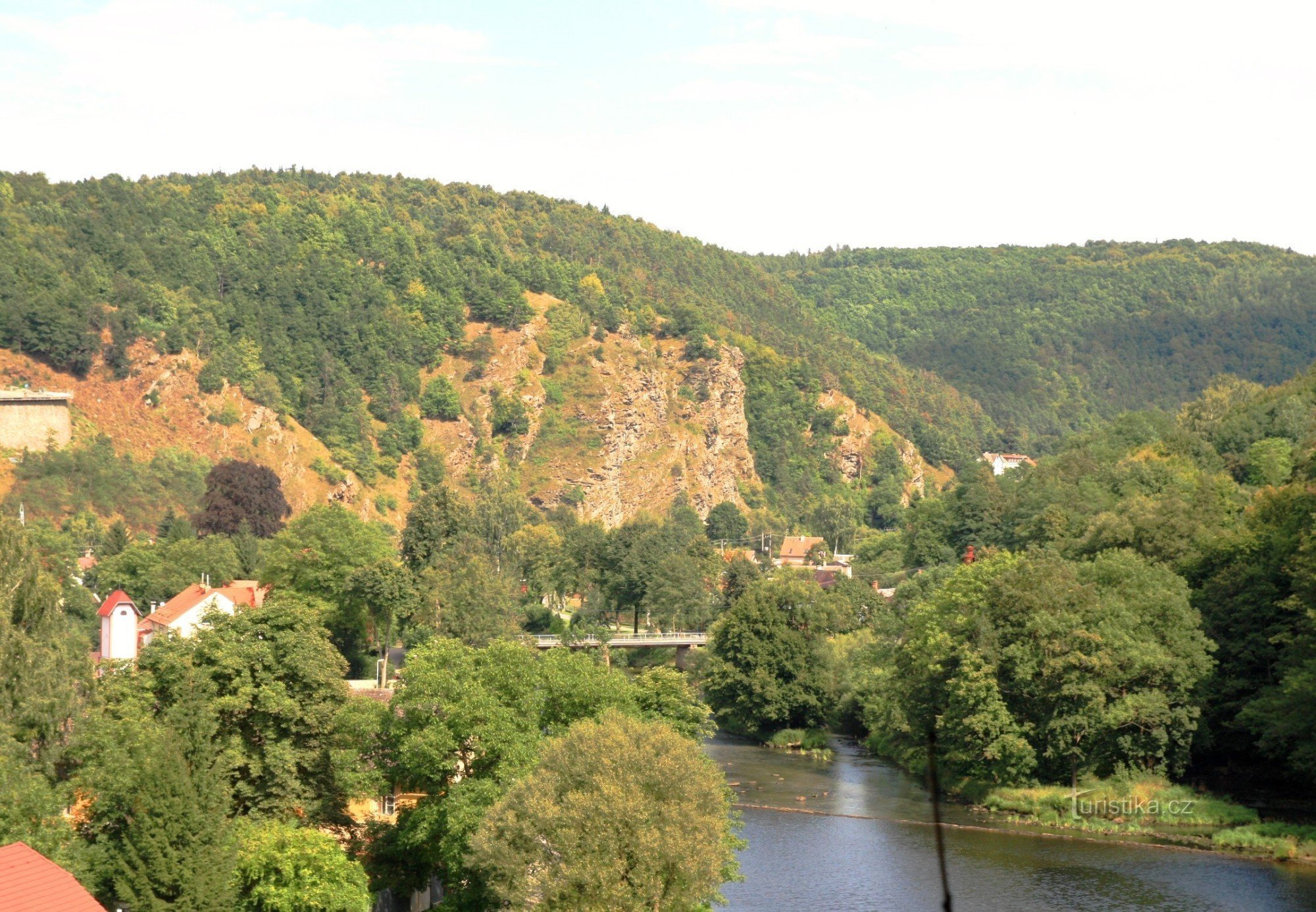 Razgledišče Hallamassk - pogled na Hamerské skály