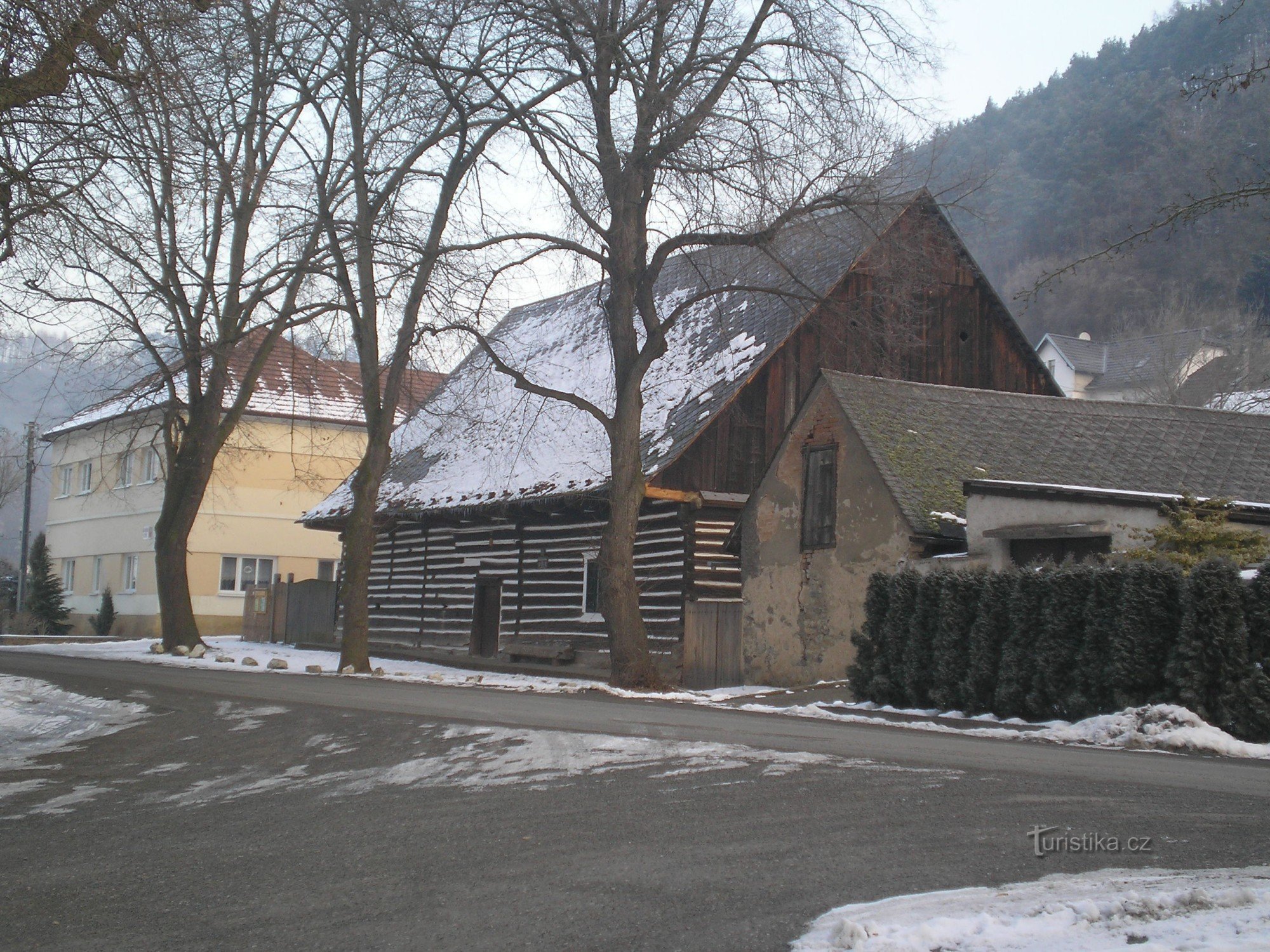 Hamouz's estate in Zbečné