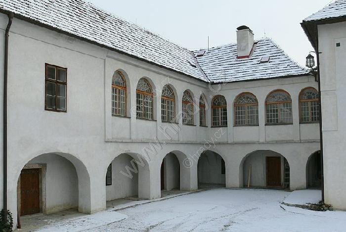 Hansfalkovský dvůr