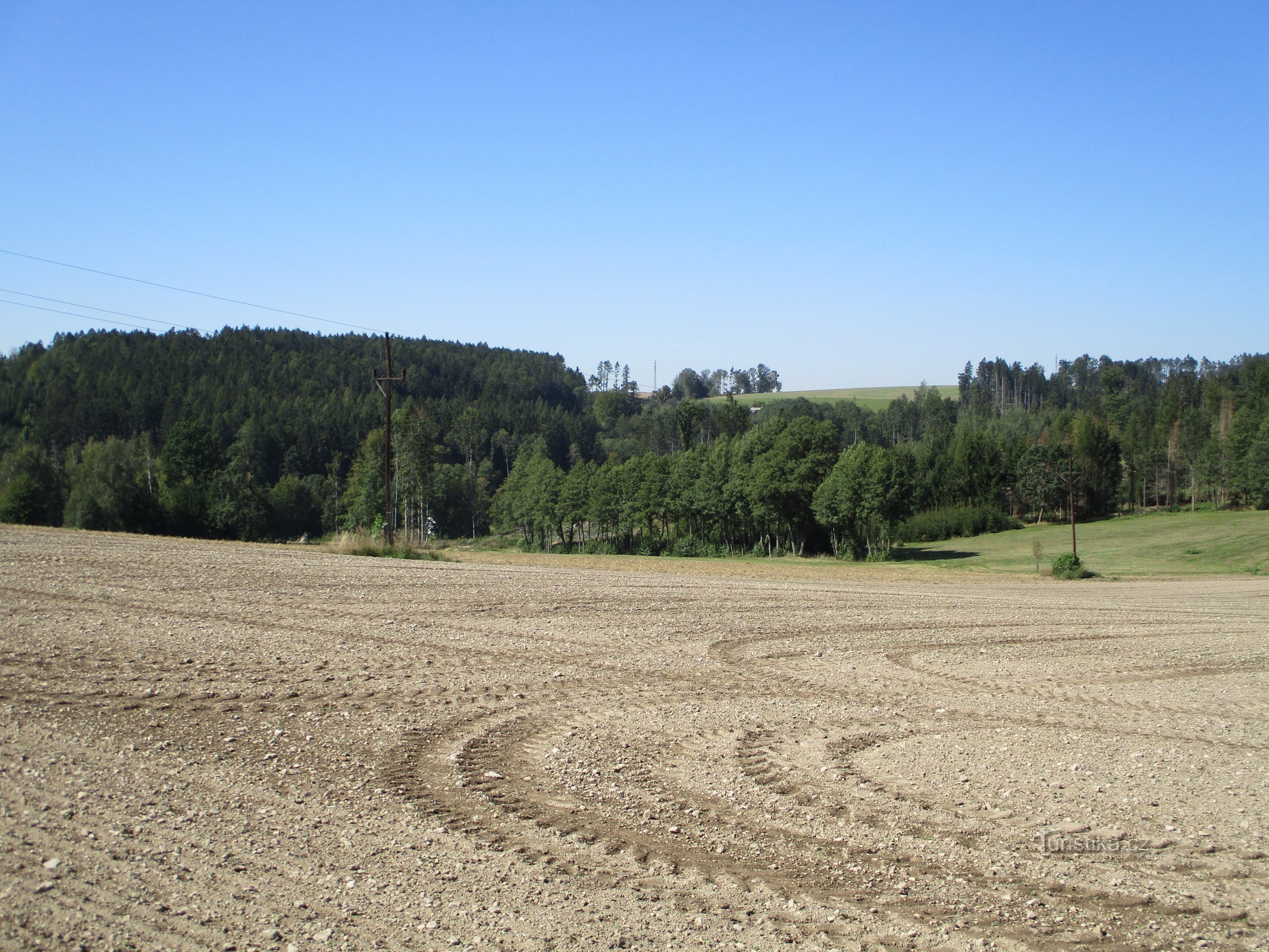 Harcovské údolí s ceste Brzice proti Běluň (4.9.2019. september XNUMX)