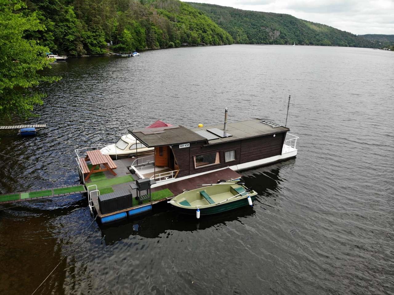 Houseboat Slapy