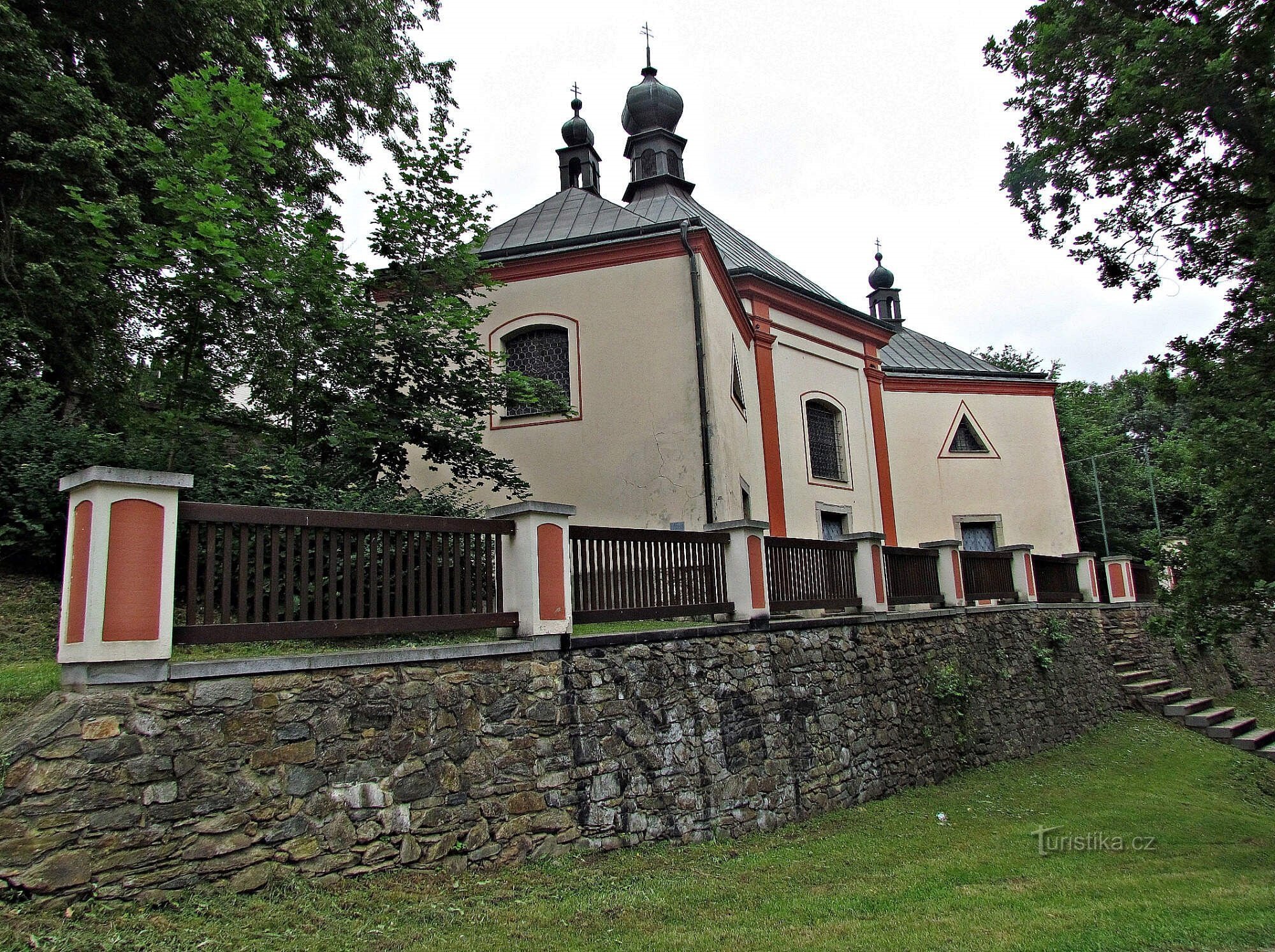 Den heliga treenighetens katedral i Havlíčkobrod