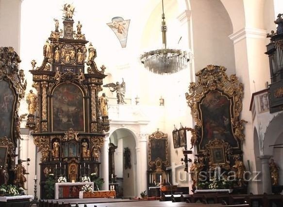 Havlíčkův Brnod - klášterní kostel sv. Rodiny