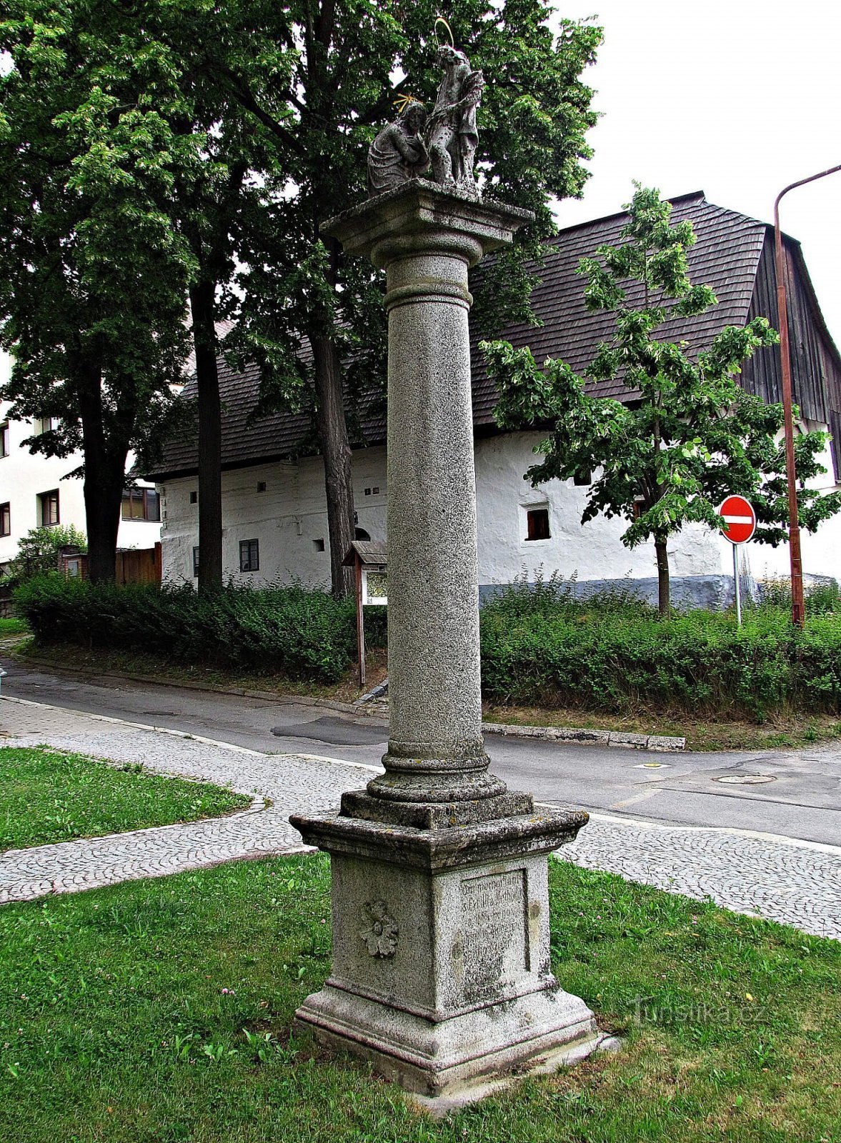 Havlíčkův Brod - columna con San Juan Bautista