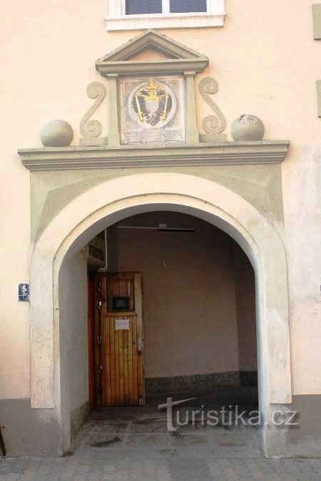 Havlíčkův Brod - gamla rådhuset - entré