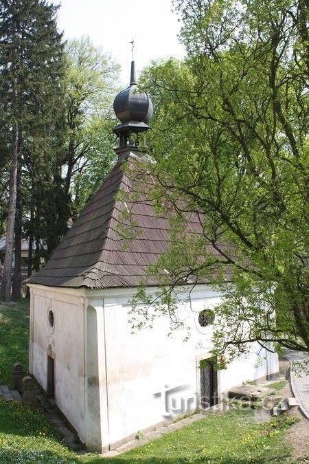 Havlíčkův Brod - trójkątna kaplica św. Kryzys