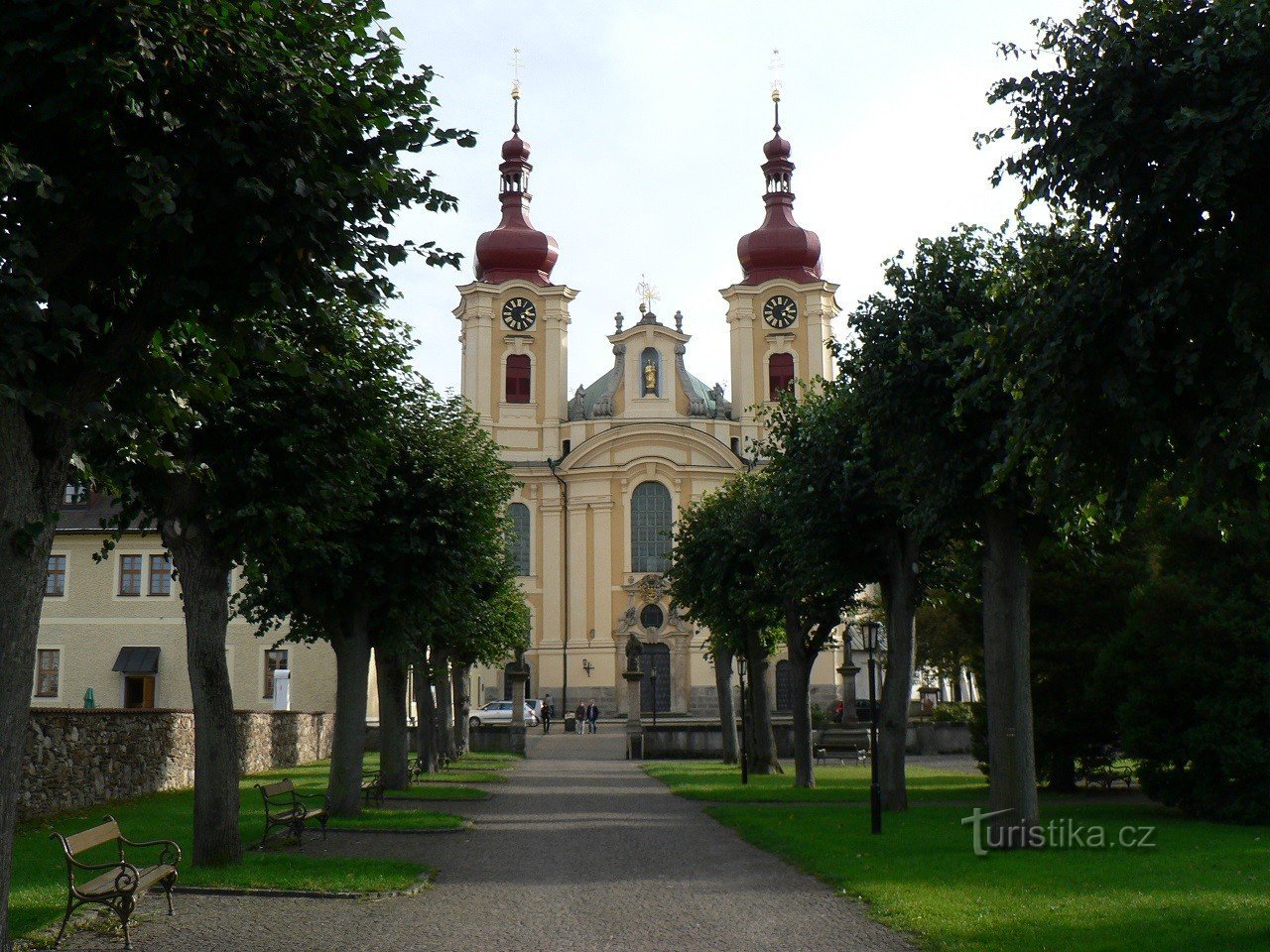 Hejnice, a bazilika homlokzata
