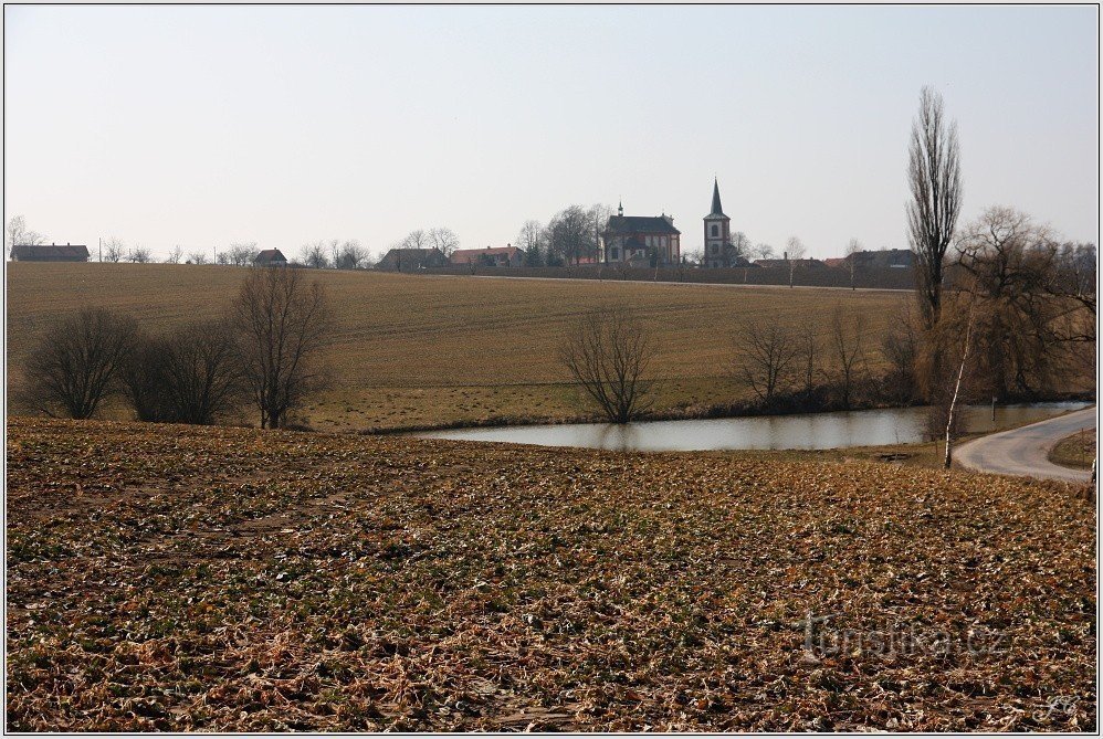 Hemže, Kirche Mariä Himmelfahrt, Blick von Sudličkova Lhota