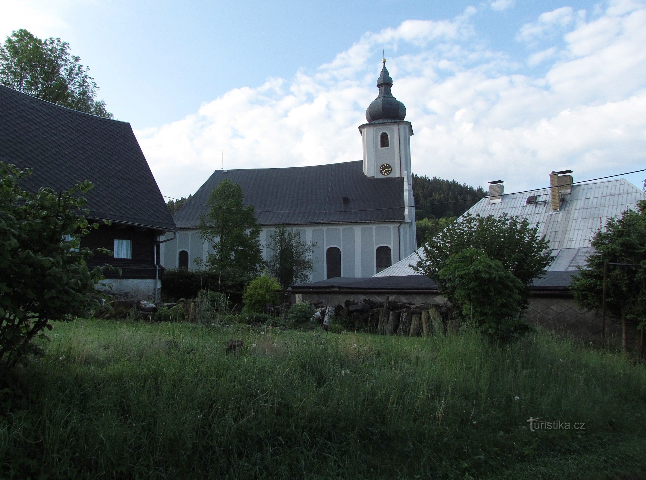 Heřmanovice - Biserica Sf. Andrei și alte monumente sacre