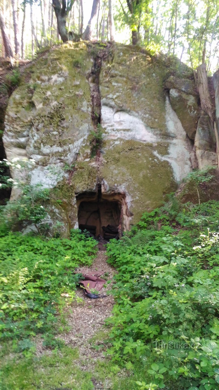 ヒブシュの洞窟。