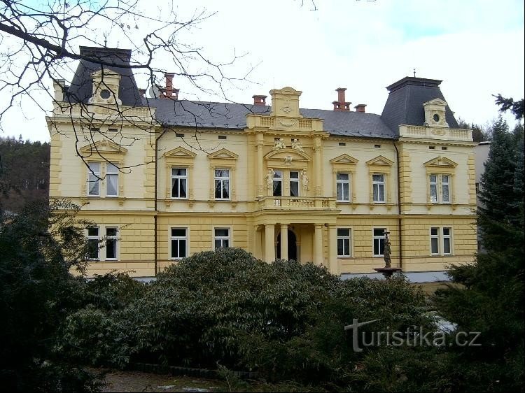 Hirscheva vila: Hirscheva vila je po slogu nedvomno vrhunski primer eklektike