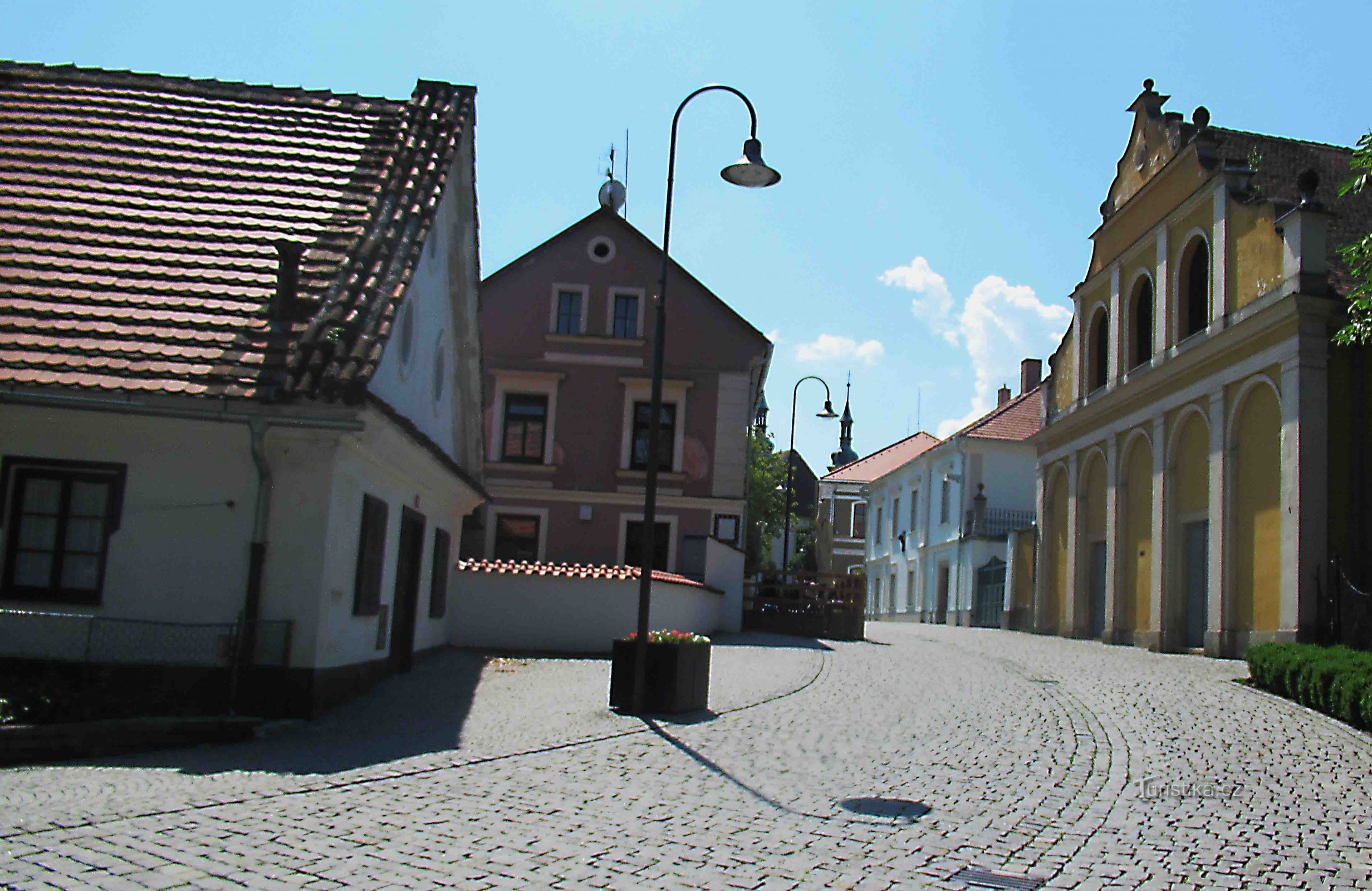 Povijesna zgrada - Man's Ballroom u Opočné