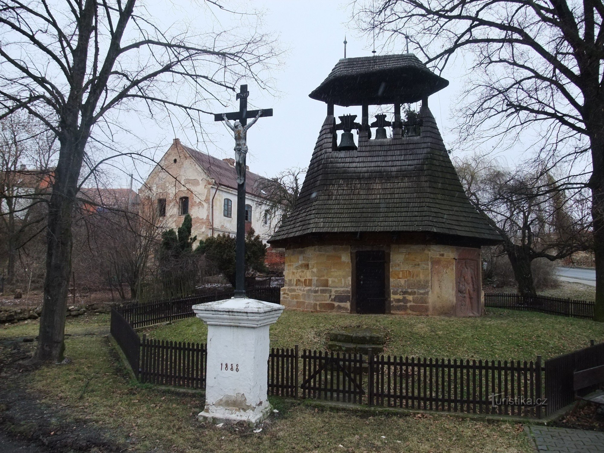 Historiskt klocktorn i Neprobylice