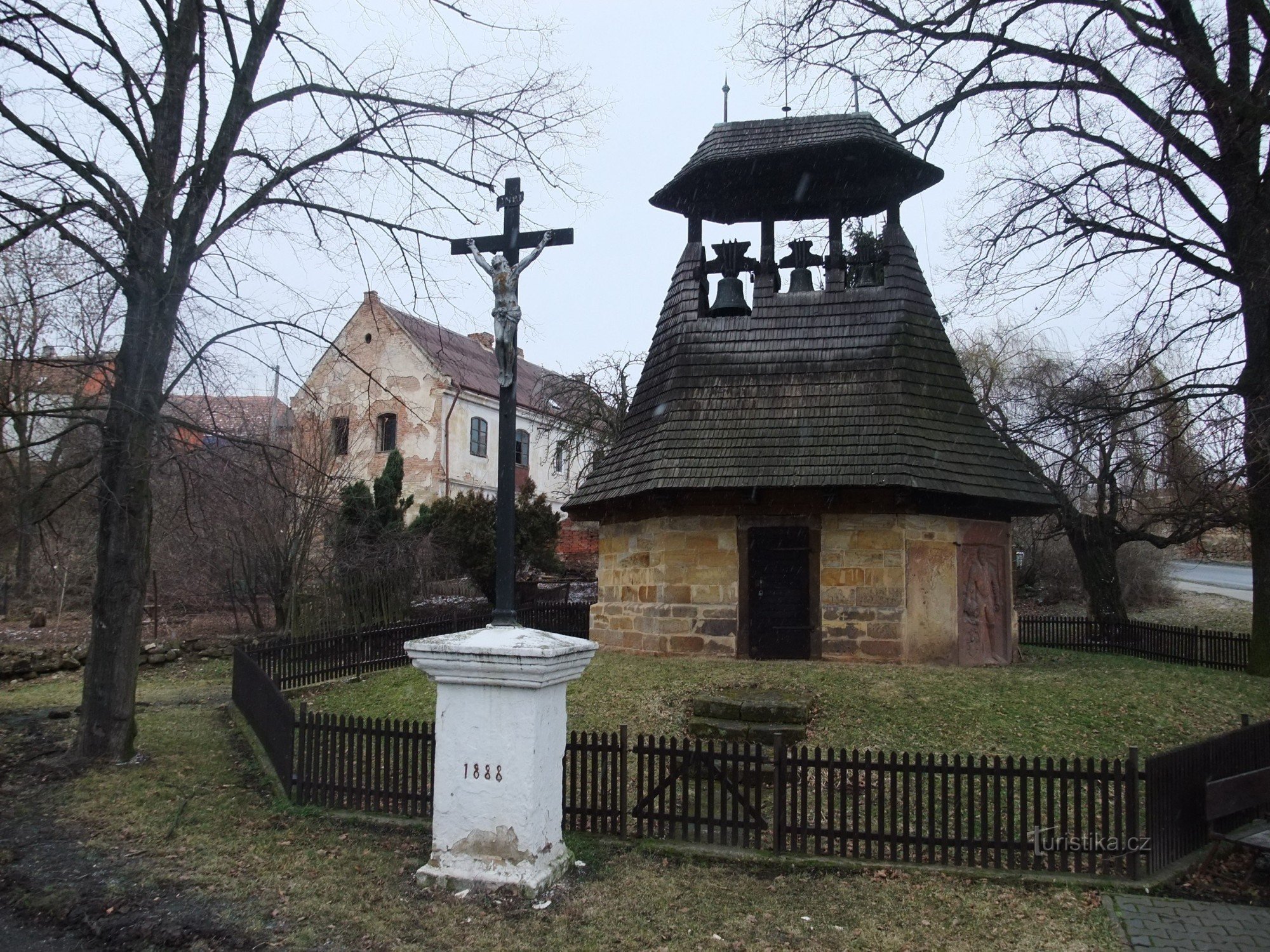 Campanario histórico en Neprobylice