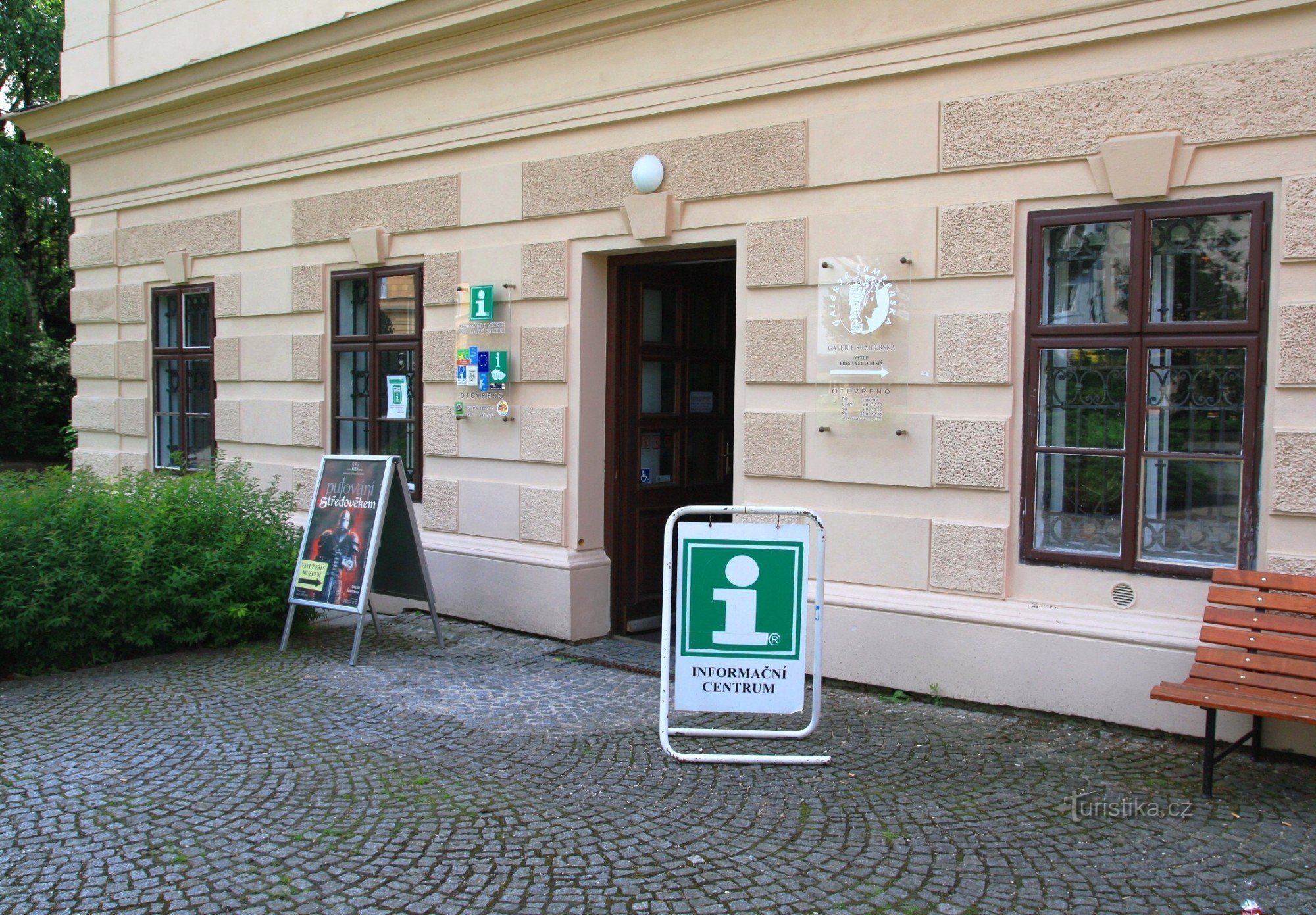 historical photo of the original regional and city information center (2013)