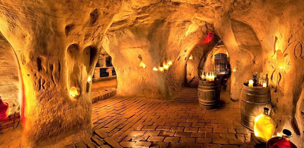 Historický, 400let starý pískovcový sklep - jeden z nejkrásnějších na Znojemsku