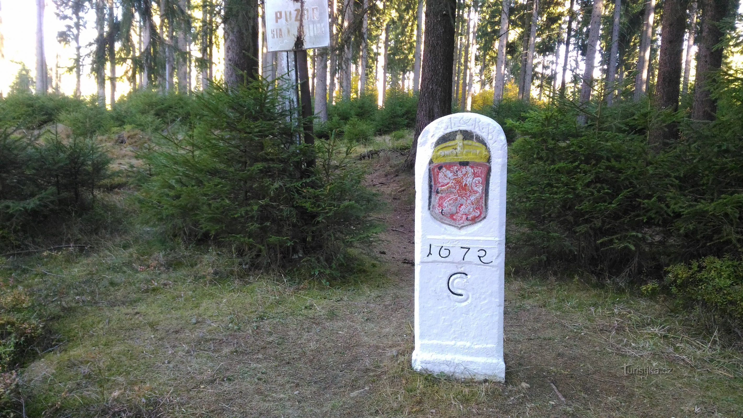 Pedra de fronteira histórica de Potůčka.