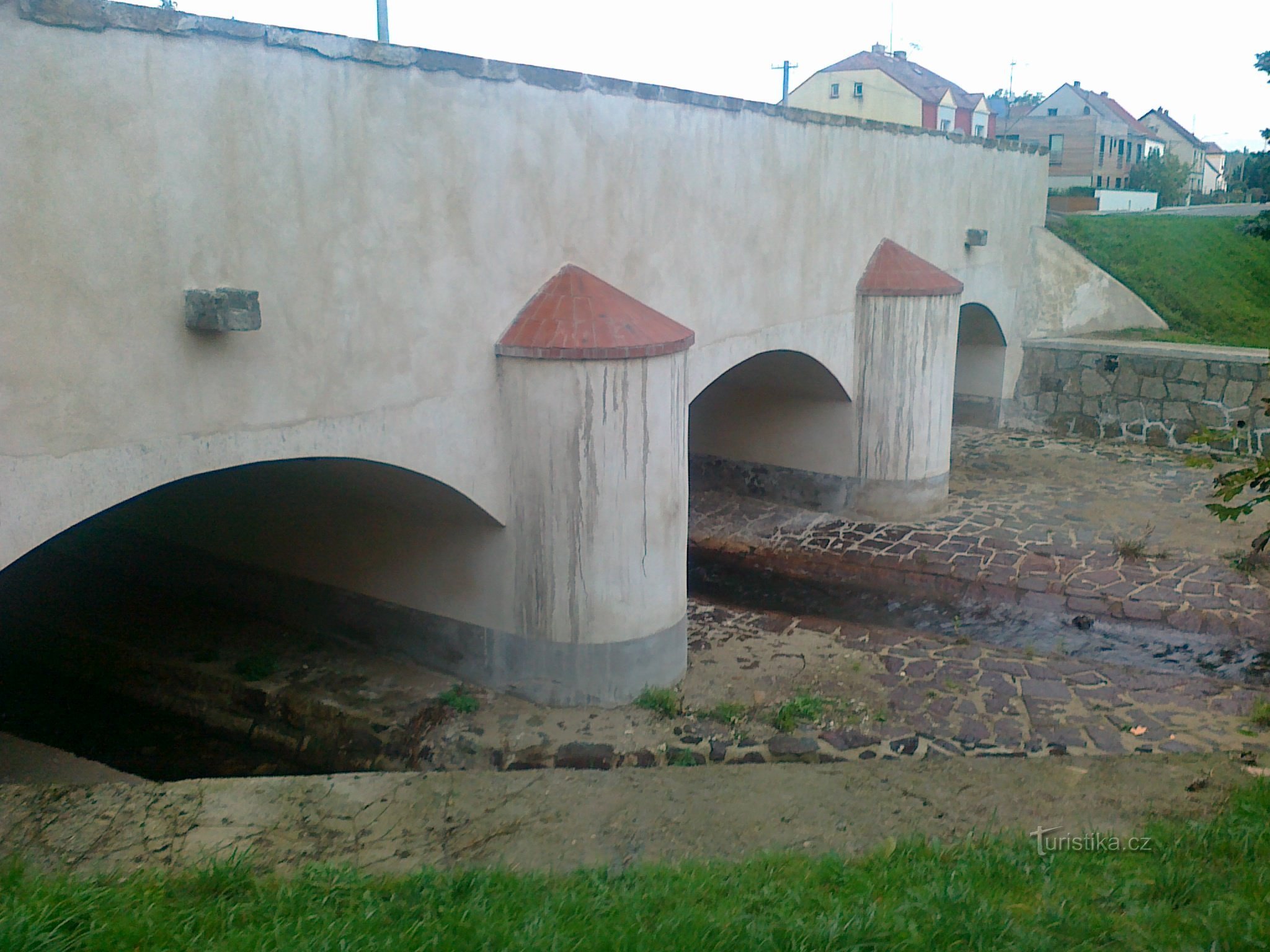 Historický most Lahošť.