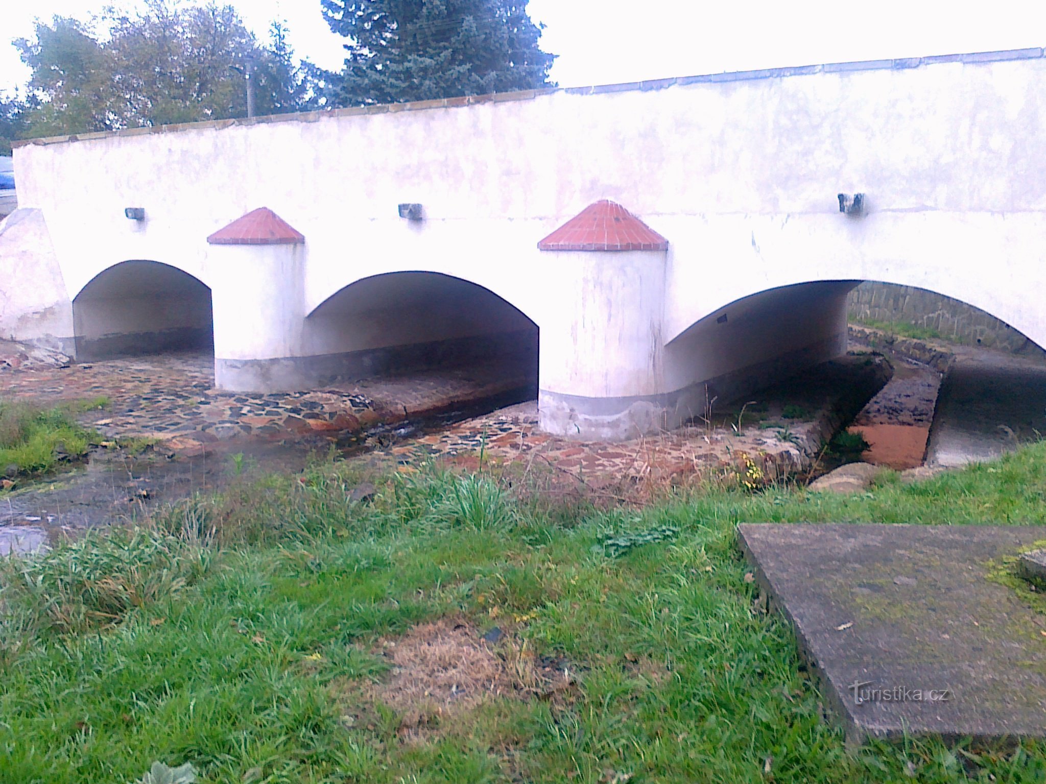 Historische Brücke Lahošť.